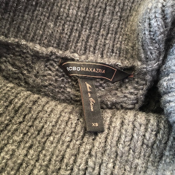 ‼️FINAL PRICE DROP‼️ BCBG sweater - Picture 3 of 3